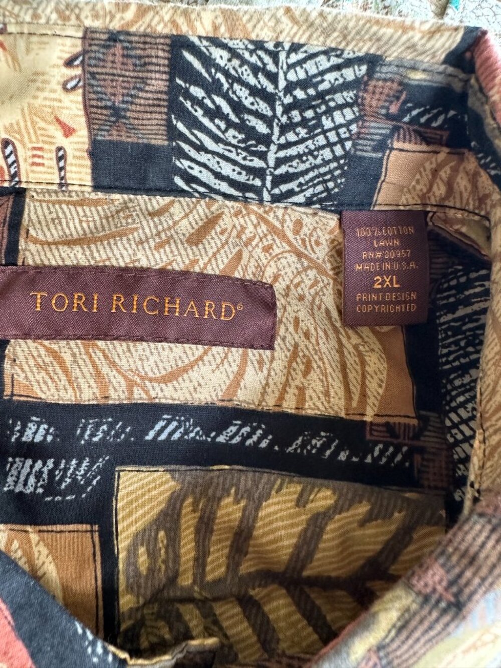 Tori Richard Men's Floral Leaf Pattern Men's Black Brown Hawaiian Shirt 2XL XXL - Picture 2 of 3
